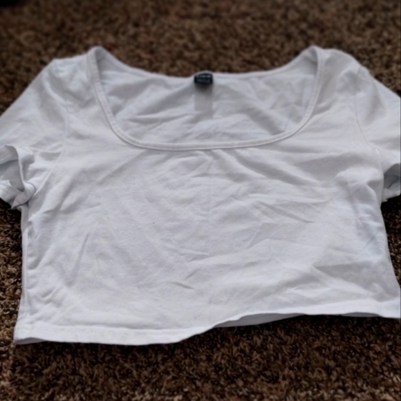 Crop top - Picture 1 of 1